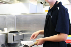 10PC4-Ind-Living-Cooking_07